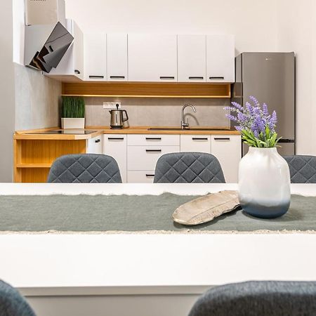 Deluxe Kazincy Apartment In The Heart Of บูดาเปสต์ ภายนอก รูปภาพ