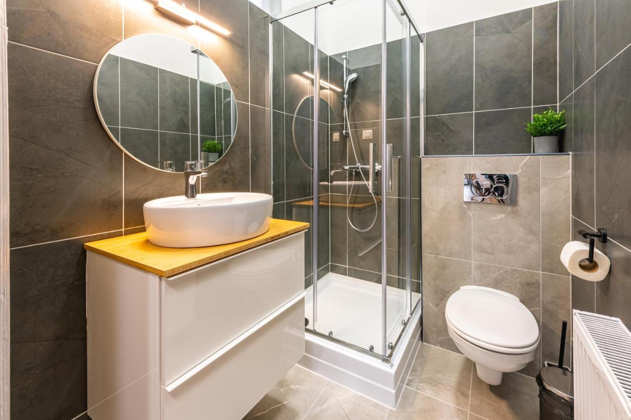 Deluxe Kazincy Apartment In The Heart Of บูดาเปสต์ ภายนอก รูปภาพ