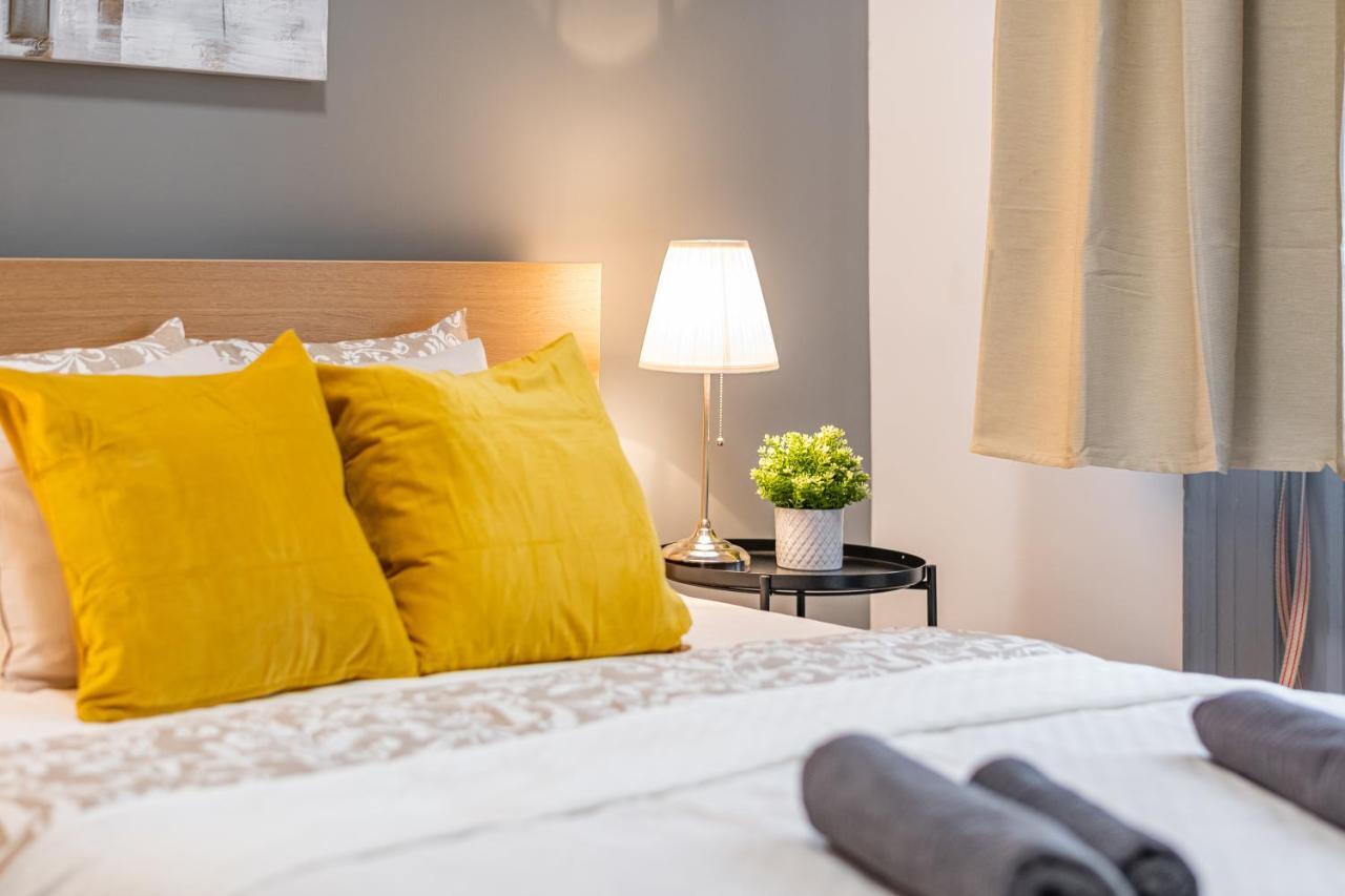 Deluxe Kazincy Apartment In The Heart Of บูดาเปสต์ ภายนอก รูปภาพ